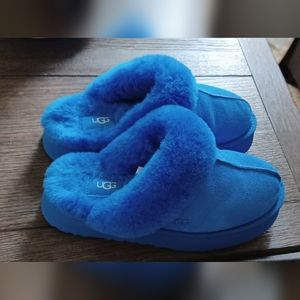 NWOB - UGG DISQUETTE SLIPPER in Color Dive